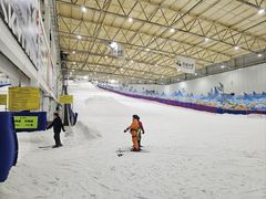 -乔波室内滑雪场