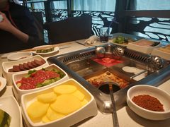 -海底捞火锅鲜切牛肉主题店(长寿路店)