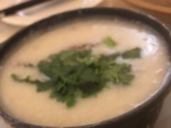 -东豪园林海鲜酒家(南港路辅路店)