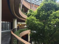 -瑞虹新天地月亮湾