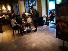 等位区-星巴克(杭州市民中心店)