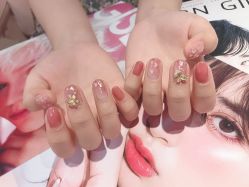 -花系美·美甲美睫精品店
