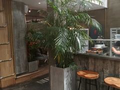 -HIGH FIVE哈福手工汉堡(桂林路店)