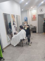 -艺格造型染发烫发