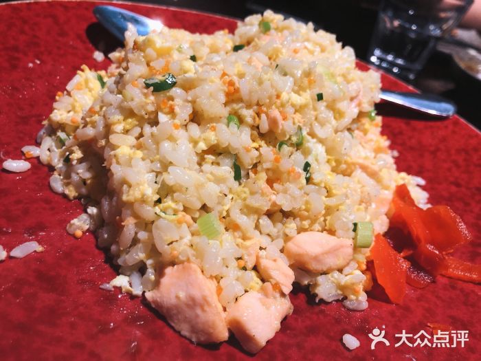 一豚轩·烧鸟·豚骨拉面(五四路店)三文鱼炒饭图片