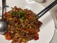酸萝卜炒牛肉-祥云精致湘菜馆(东1时区店)