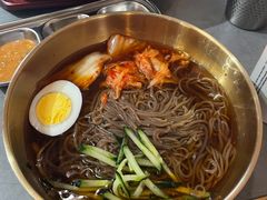 朝鲜冷面-围炉肉舍•炭烤活鳗•丹东海鲜烤肉(步行街店)