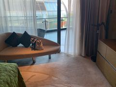 -上海滴水湖皇冠假日酒店