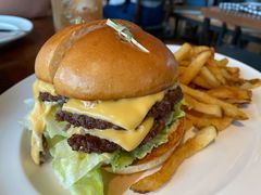 -ROAST coffee & eatery