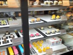 面包甜点陈列柜-半岛翡丽海鲜自助餐厅(观风亭店)