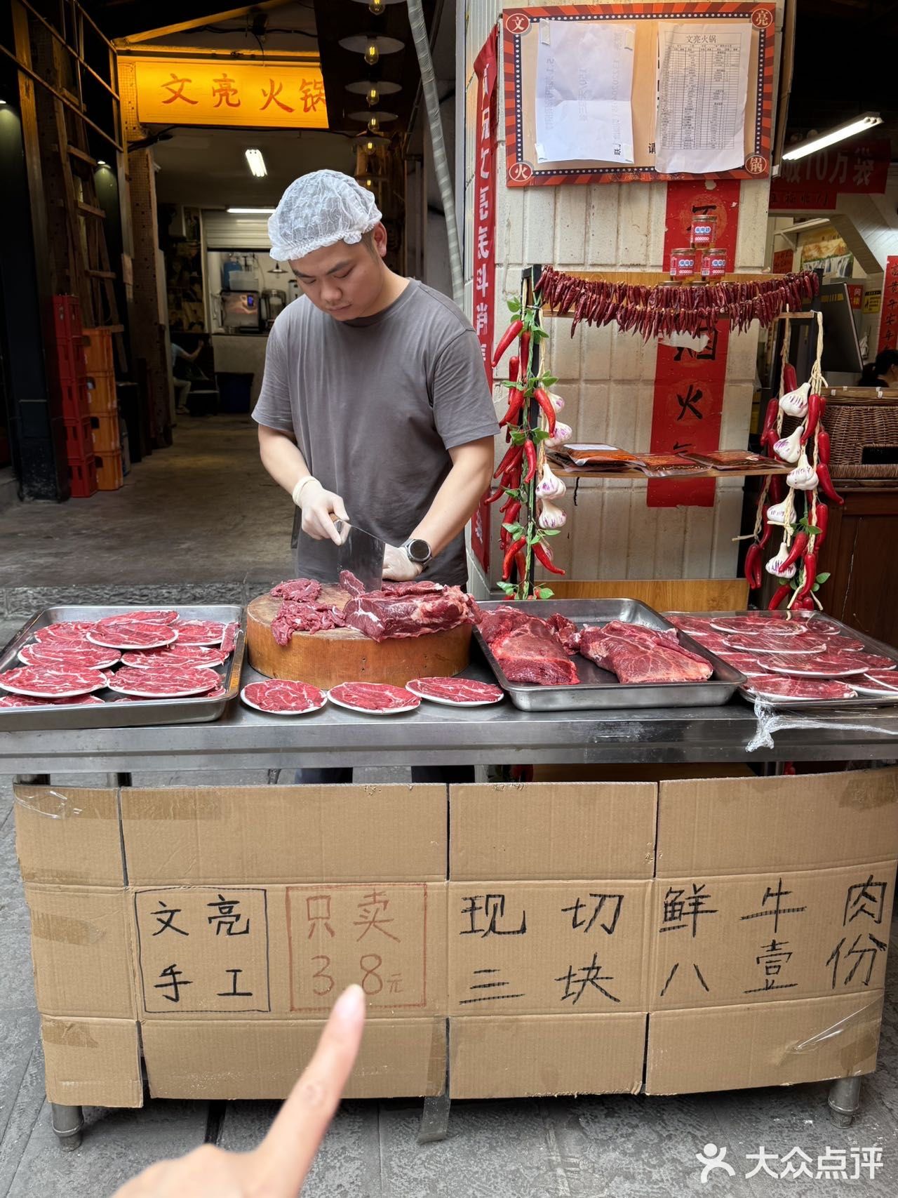 荤菜3.8元起，学生党狂喜！现切鲜牛肉嫩到没朋友
