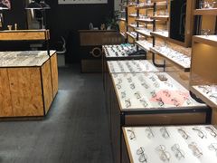 -罗伯特眼镜·蔡司官方授权(罗湖国贸店)