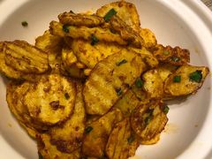 -临界音乐酒馆·小龙虾·江湖菜(华熙LIVE·鱼洞店)