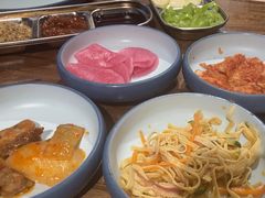 -明洞阿姨·韩式酱蟹烤肉·创意料理(三元桥店)