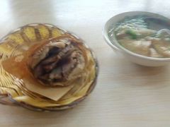 -洪峰浩老北京烧饼夹肉(角门路店)