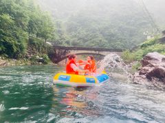 -安吉龙王山峡谷漂流