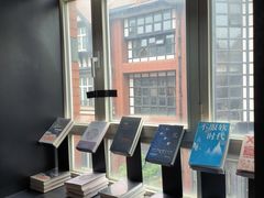 -钟书阁(松江泰晤士小镇店)