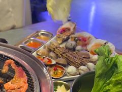 -围炉肉舍•炭烤活鳗•丹东海鲜烤肉(步行街店)