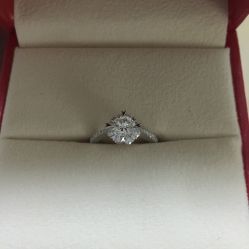 -威德钻石-克拉钻大本营(南京东路店)