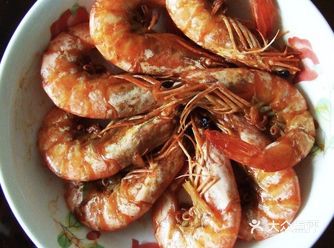 今日尝试油焖大虾，味道出奇制胜