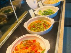 自助取餐区-大中华希尔顿酒店-念自助餐·嗨啤·小龙虾