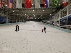 -乔波室内滑雪场