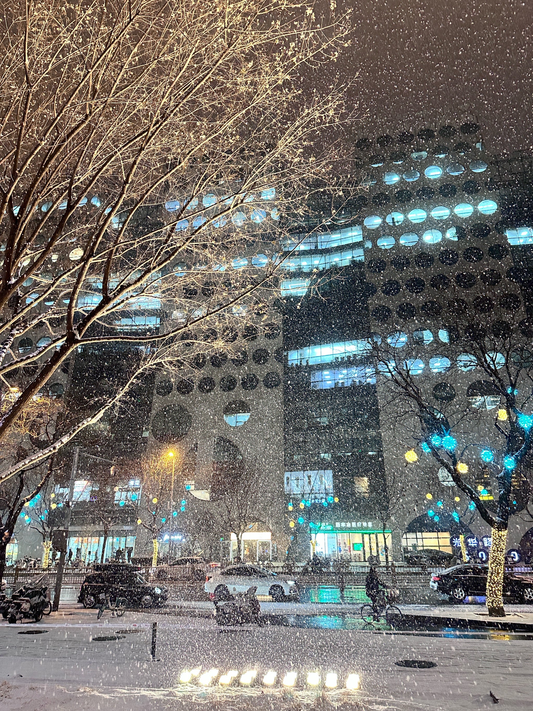 北京国贸下雪图片图片