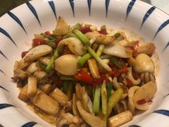 -阿瓦山寨·湘菜现炒·剁椒鱼头王(咸阳总店)