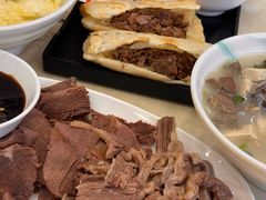 -高玛纳驴肉火烧(一世界店)