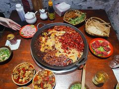 -四小区火锅·巷子里的重庆火锅(花照壁店)