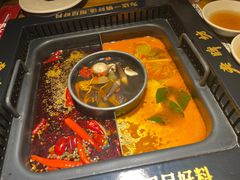 -老牌坊云南鱼豆花火锅(哈西万达店)