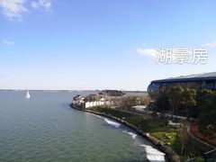 -上海滴水湖皇冠假日酒店