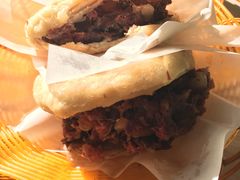 精品火烧-闫家驴肉老店(华电一校店)