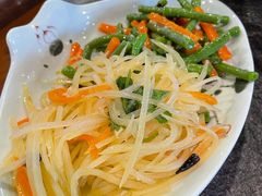 凉菜双拼-挂雪铁锅炖大鹅