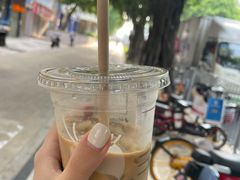 -瑞幸咖啡(八卦岭工业店)