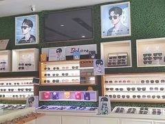 -光明眼镜·蔡司授权(九亭U天地店)
