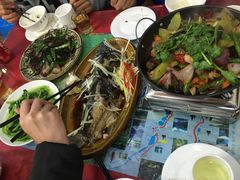 -乡土特色.冷锅鱼.牦牛肉汤锅