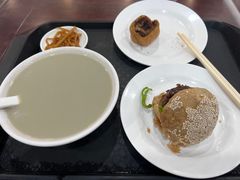-聚德华天护国寺小吃(甜水园店)
