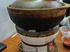 炭炉果鸡煲-威邵鸡煲(西华路总店)