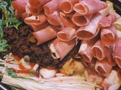部队锅-MI WU FACTORY米屋美食工厂餐厅(绿地店)