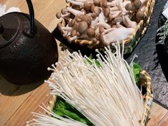 菌菇拼盘-湊湊火锅·茶憩(上海合生汇店)