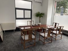 店内环境-北亚国超特斯拉授权钣喷中心