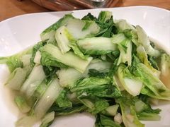 -帅巴人舅母子腊蹄民俗村