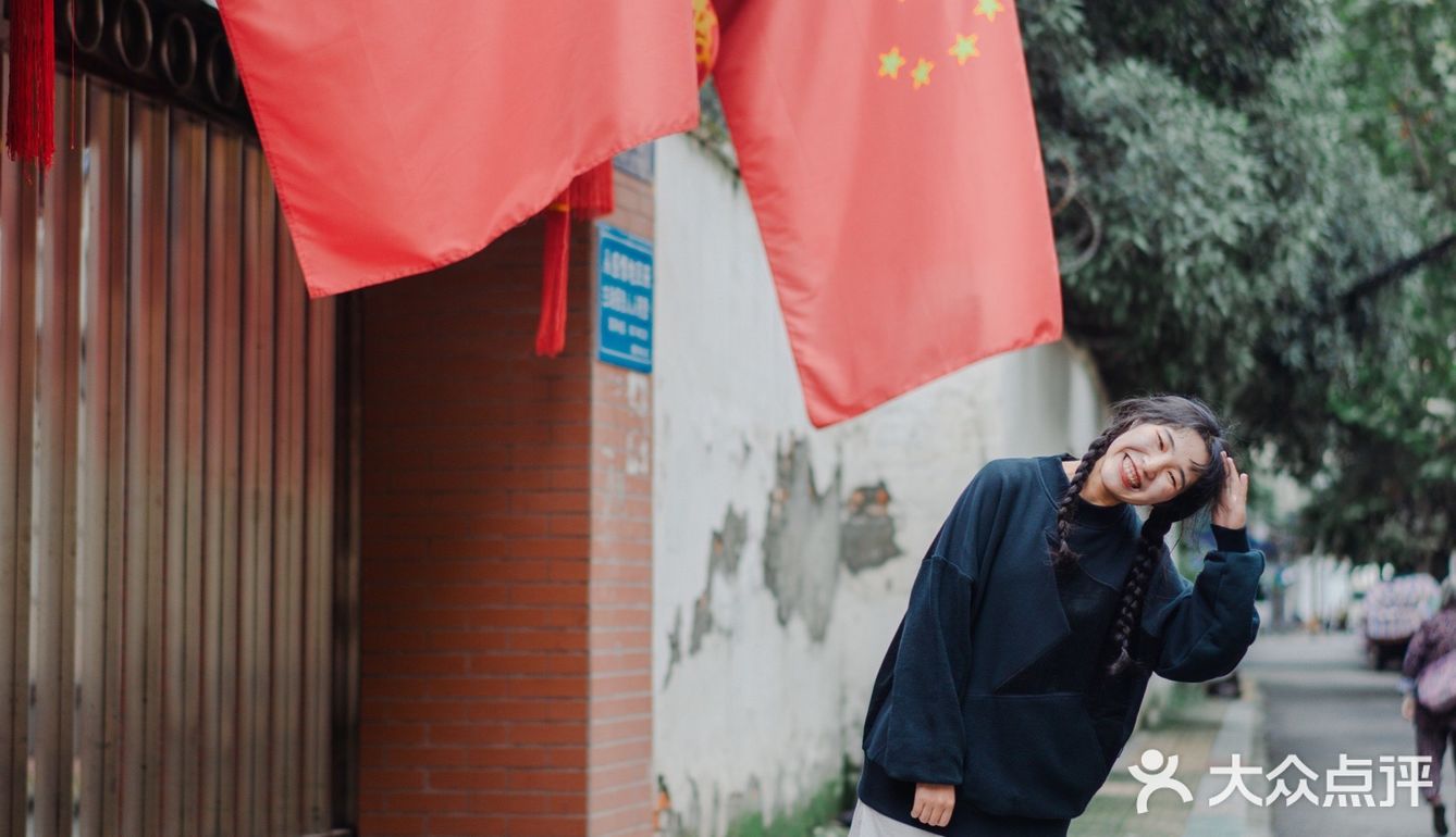 成都街拍/成都扫街/这条街也太好拍了吧