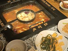 -老牌坊云南鱼豆花火锅(哈西万达店)