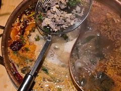 -洱火云南酸菜牛肉火锅(石景山当代商城店)