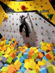 -反弹蹦床公园·亲子乐园·团建·派对(尚品奥莱店)