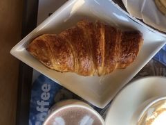 草莓牛角-劳顶笨咖啡(丽水宜家店)