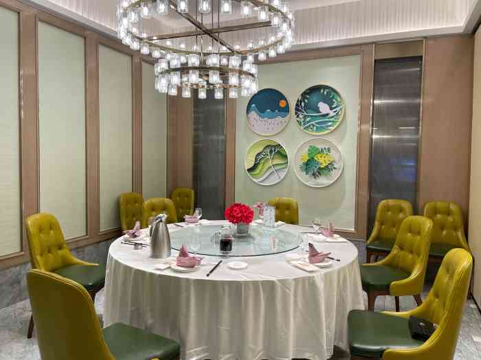 玺丽四季酒店-"来了几次玺丽四季酒店,每次来都是汽车停车.