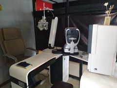 -肆兮眼镜·蔡司·徕卡战略合作店(大坪店)